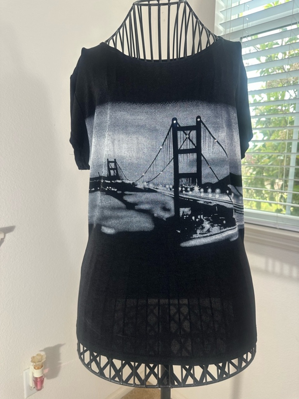 Vintage Susan Lawrence Black Short Sleeve Tee with Monochrome Bridge Print